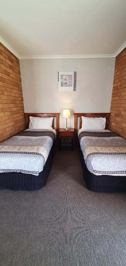 Centrepoint Motel דניליקווין מראה חיצוני תמונה