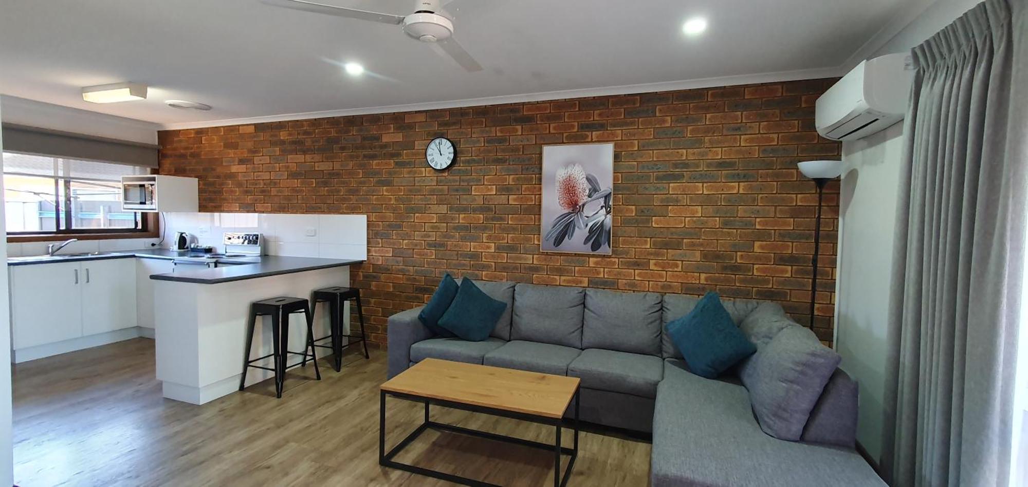 Centrepoint Motel דניליקווין מראה חיצוני תמונה