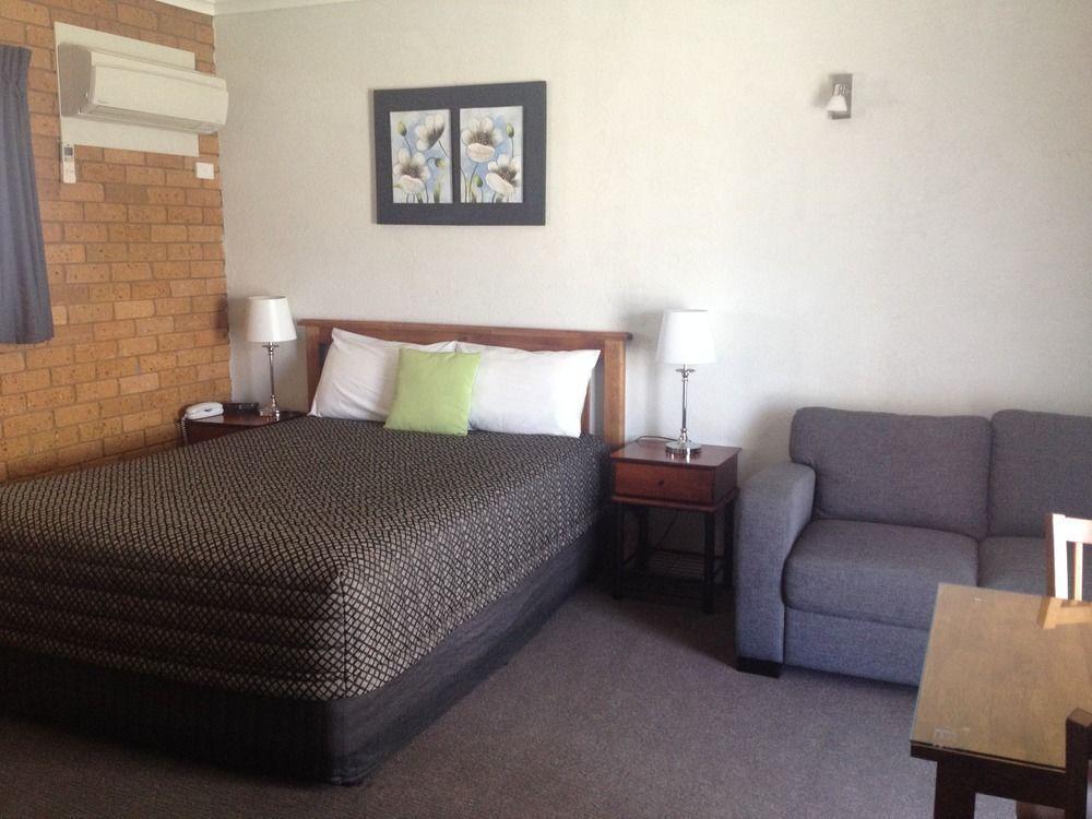 Centrepoint Motel דניליקווין מראה חיצוני תמונה