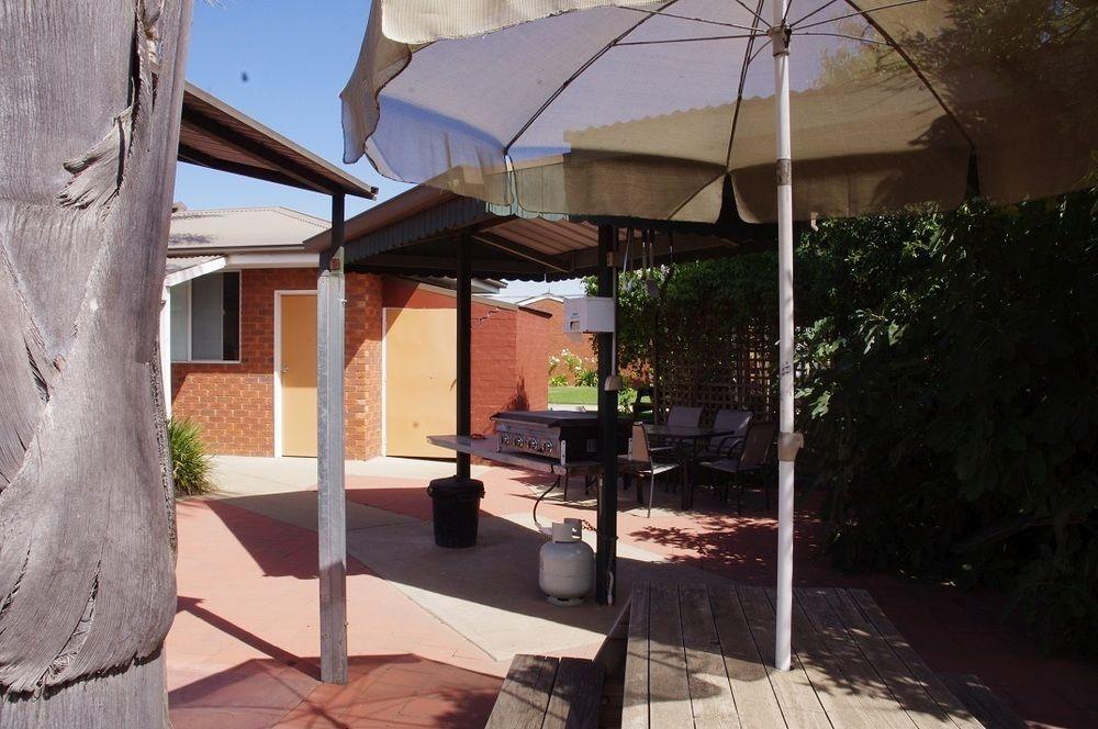 Centrepoint Motel דניליקווין מראה חיצוני תמונה