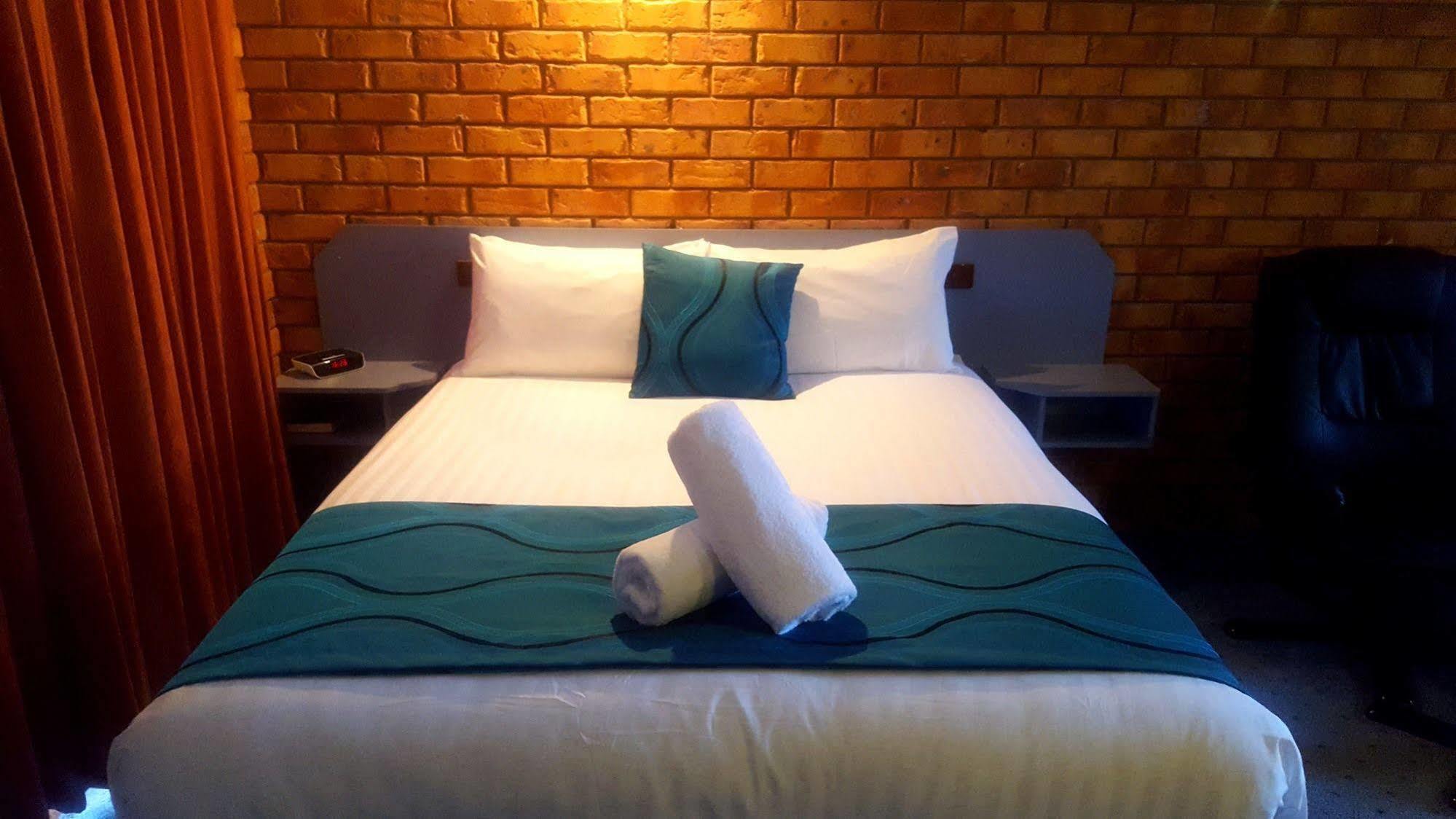 Centrepoint Motel דניליקווין מראה חיצוני תמונה