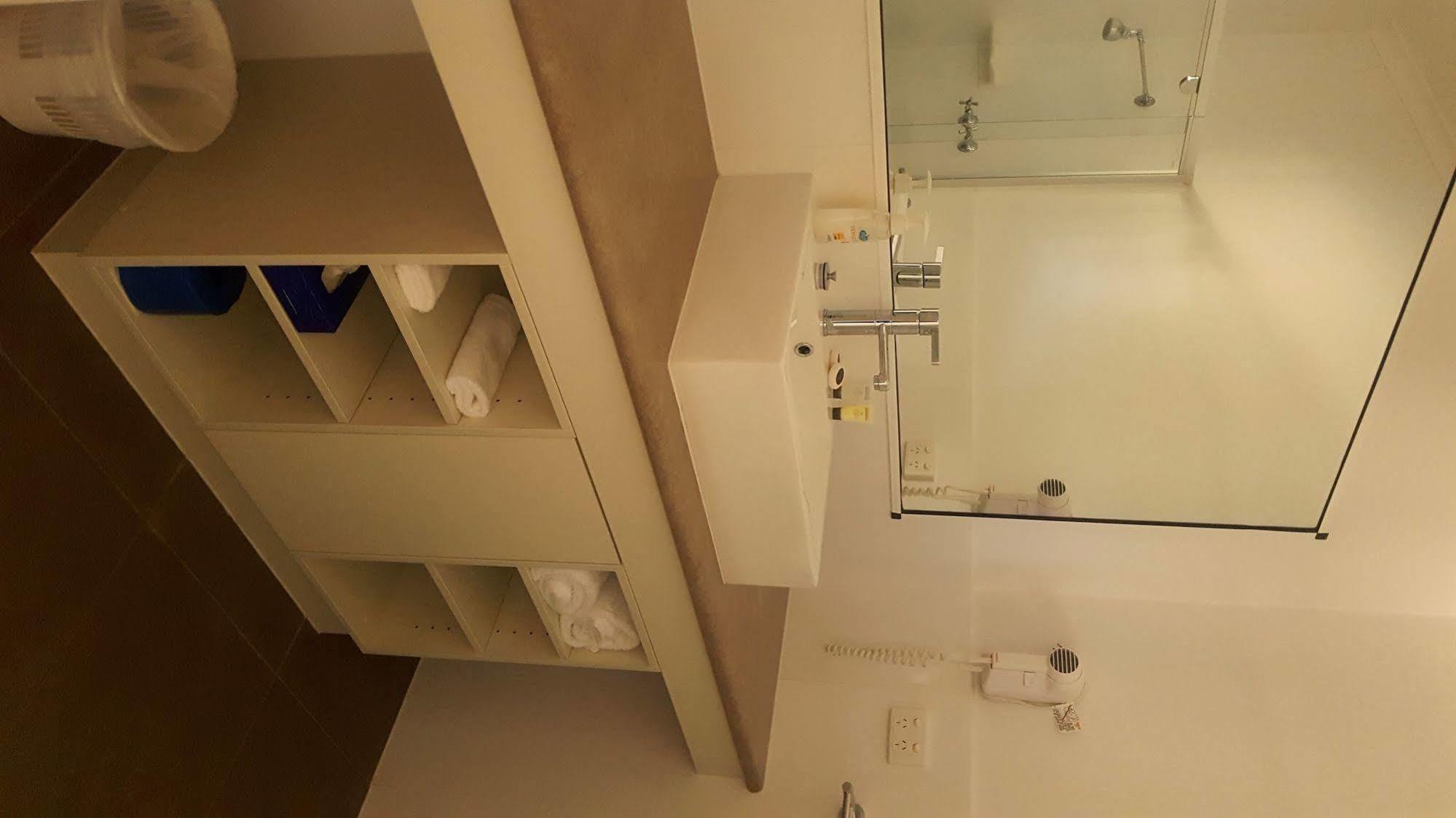 Centrepoint Motel דניליקווין מראה חיצוני תמונה