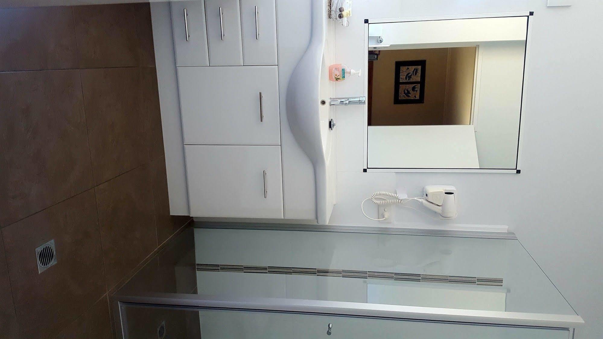 Centrepoint Motel דניליקווין מראה חיצוני תמונה