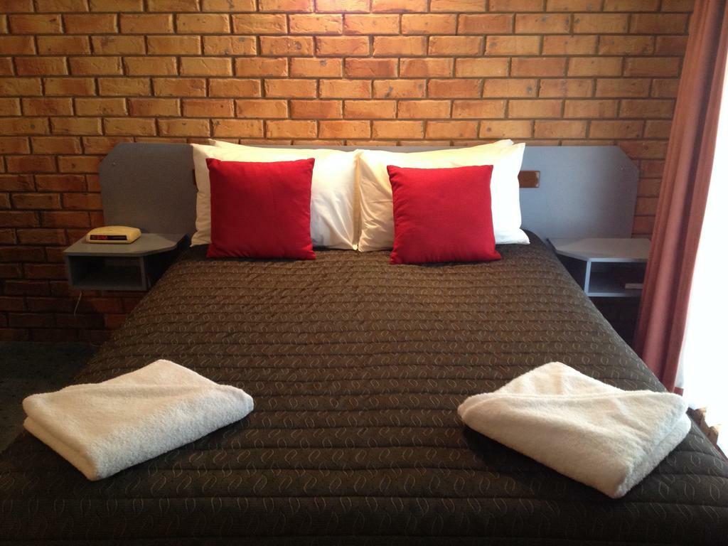 Centrepoint Motel דניליקווין מראה חיצוני תמונה